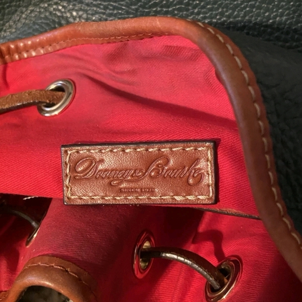 Sold Authentic Dooney & Bourke Dark Emerald Green Leather Bucket Crossbody Bag - Picture 6 of 6